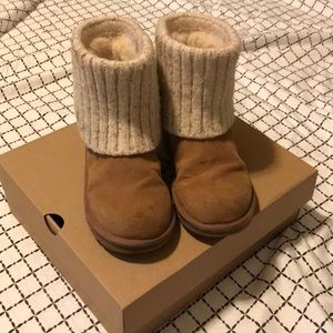 UGG SZ 4 YOUTH/ 7 ADULT